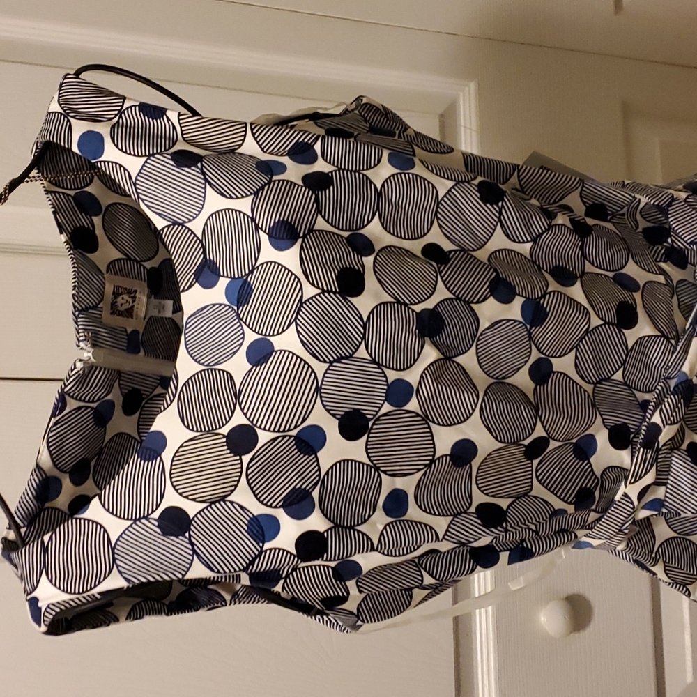 Dress - Picture 2 of 6